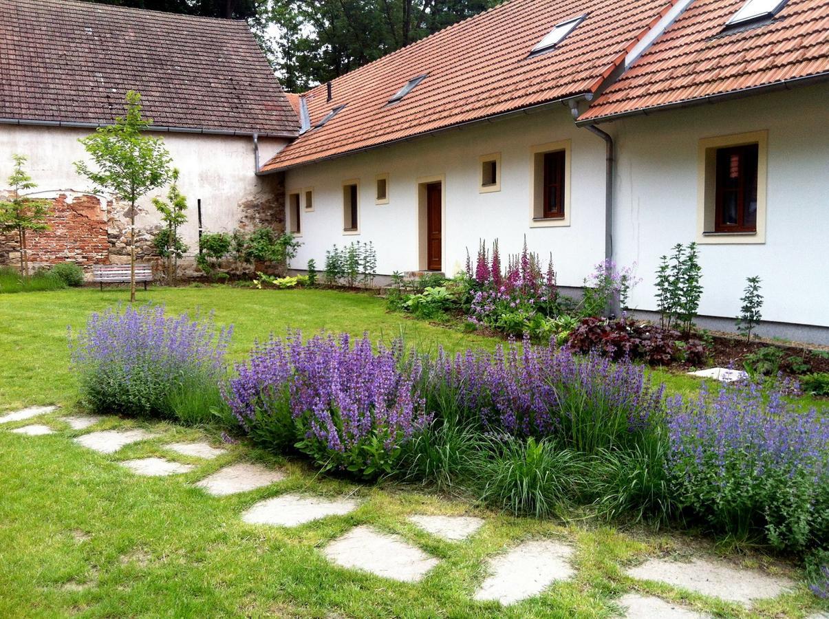 Veverci Dvur Hotel Rosec Esterno foto