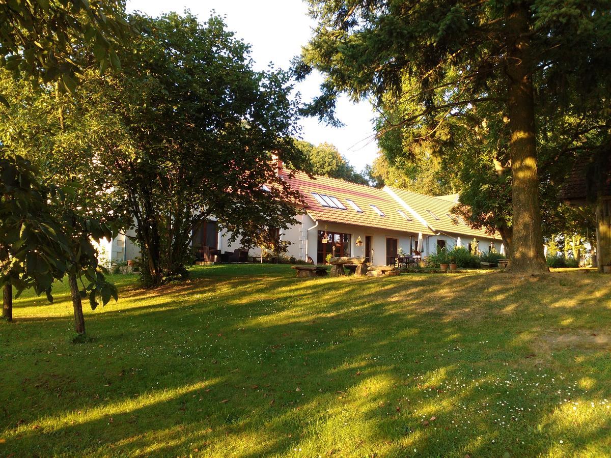 Veverci Dvur Hotel Rosec Esterno foto