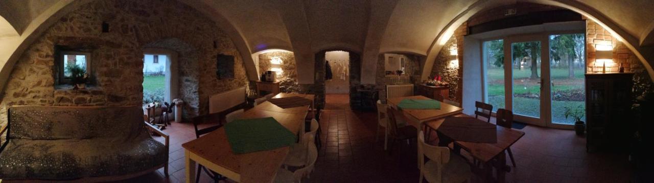 Veverci Dvur Hotel Rosec Esterno foto